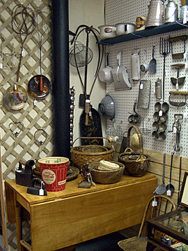 Ideas For Walls In An Antique Store Booth seattle 2021